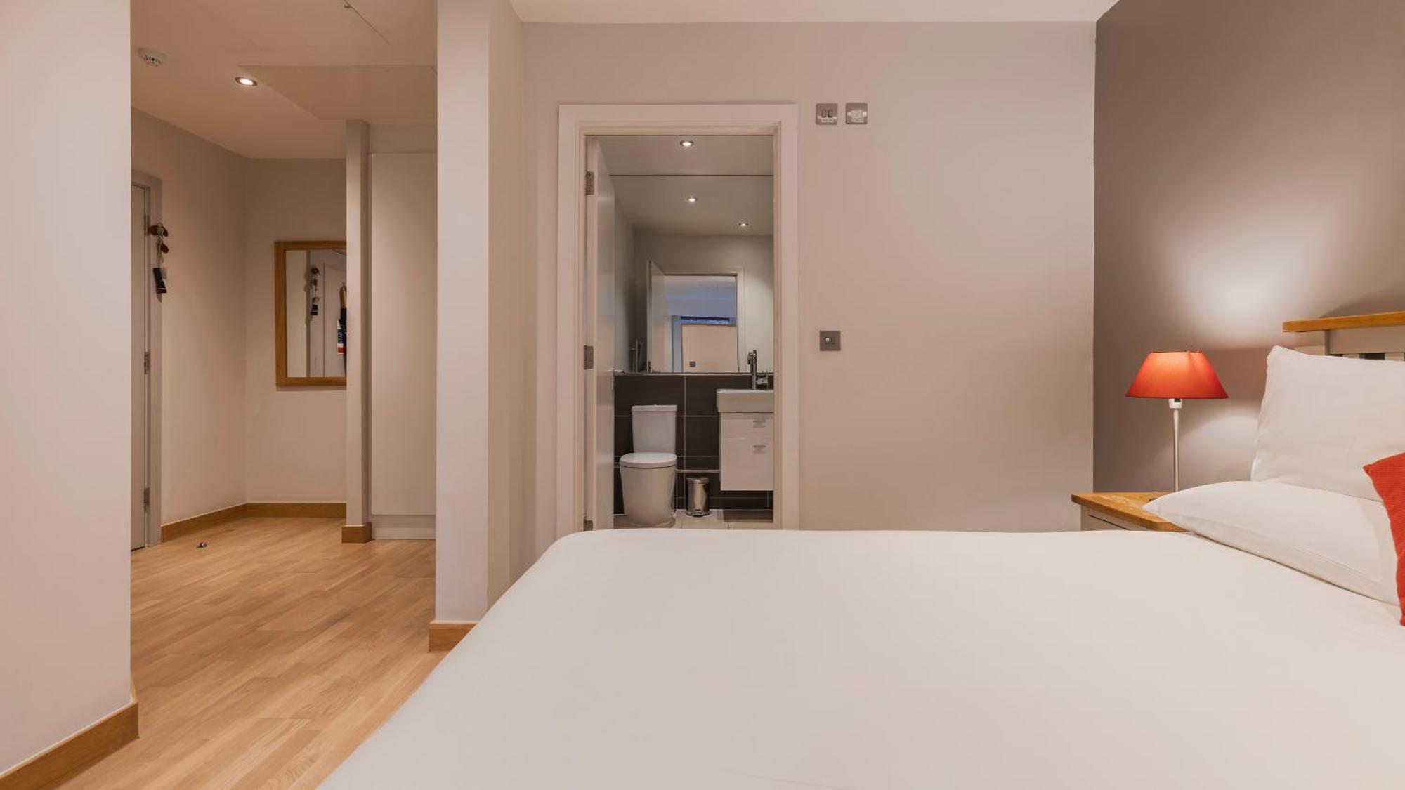 Barbican Serviced Apartments By Lovelystay London Room photo